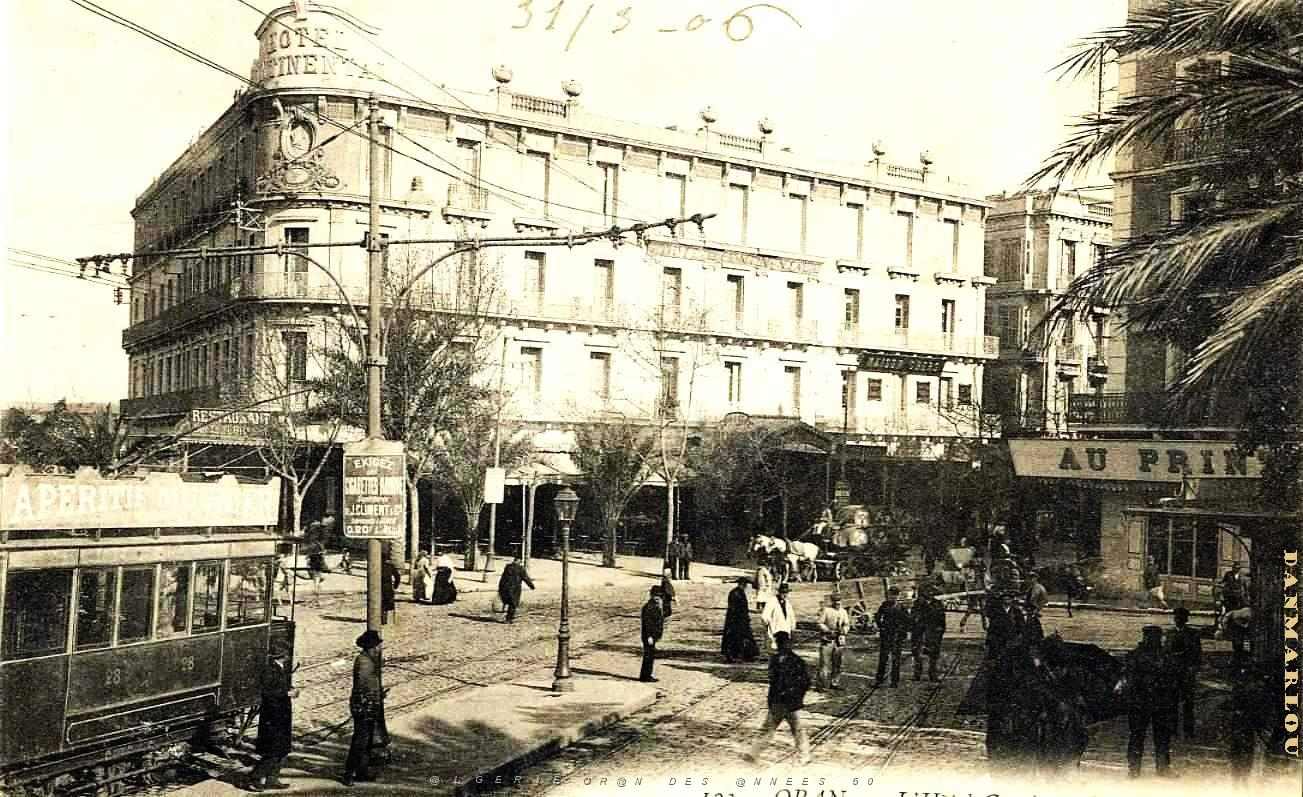 PA c- 055- Place d'Armes- trams et autobus.jpg
